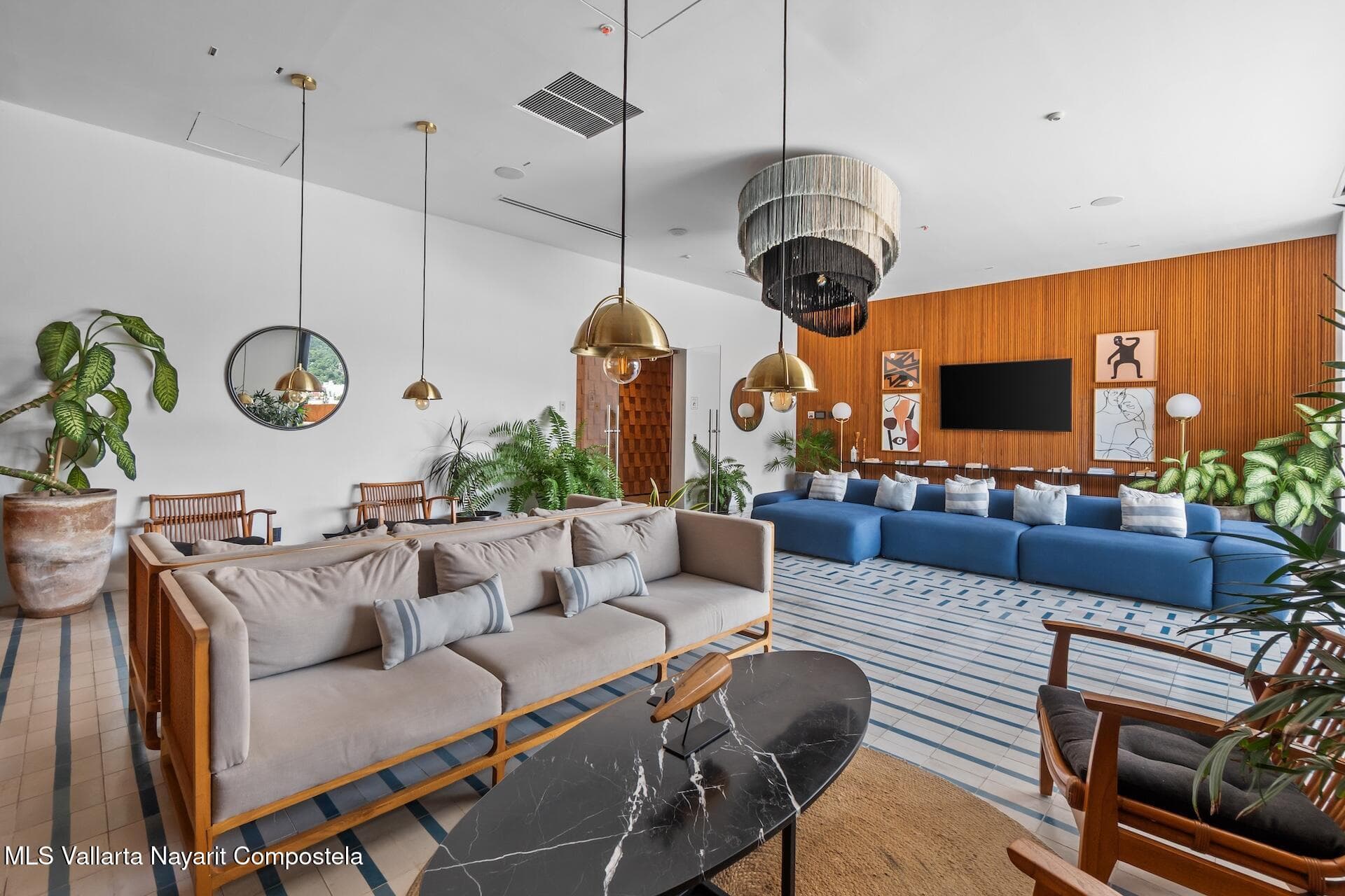 105 Sail View 37