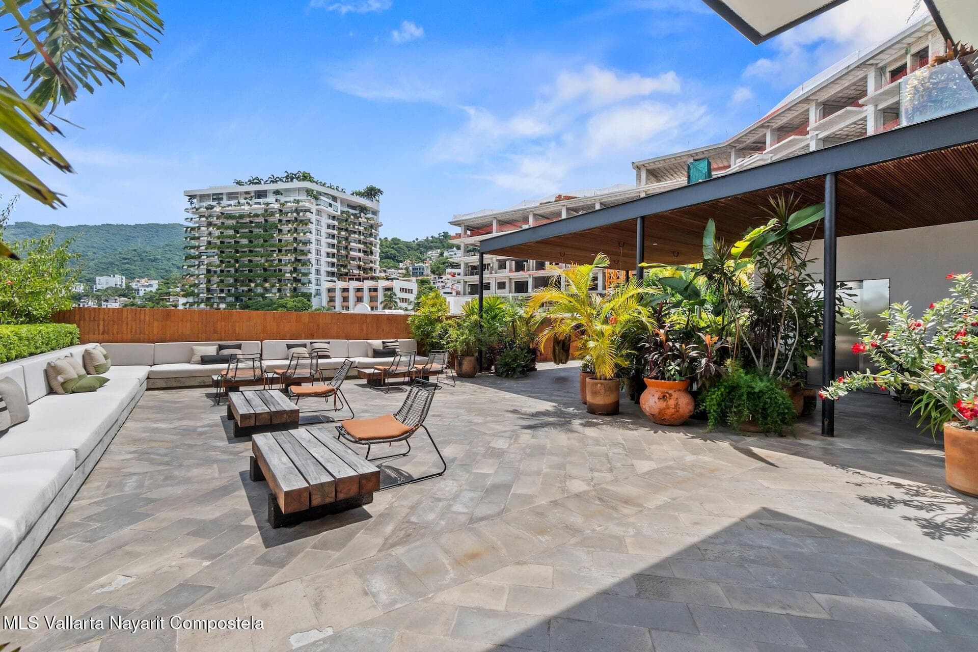 105 Sail View 38