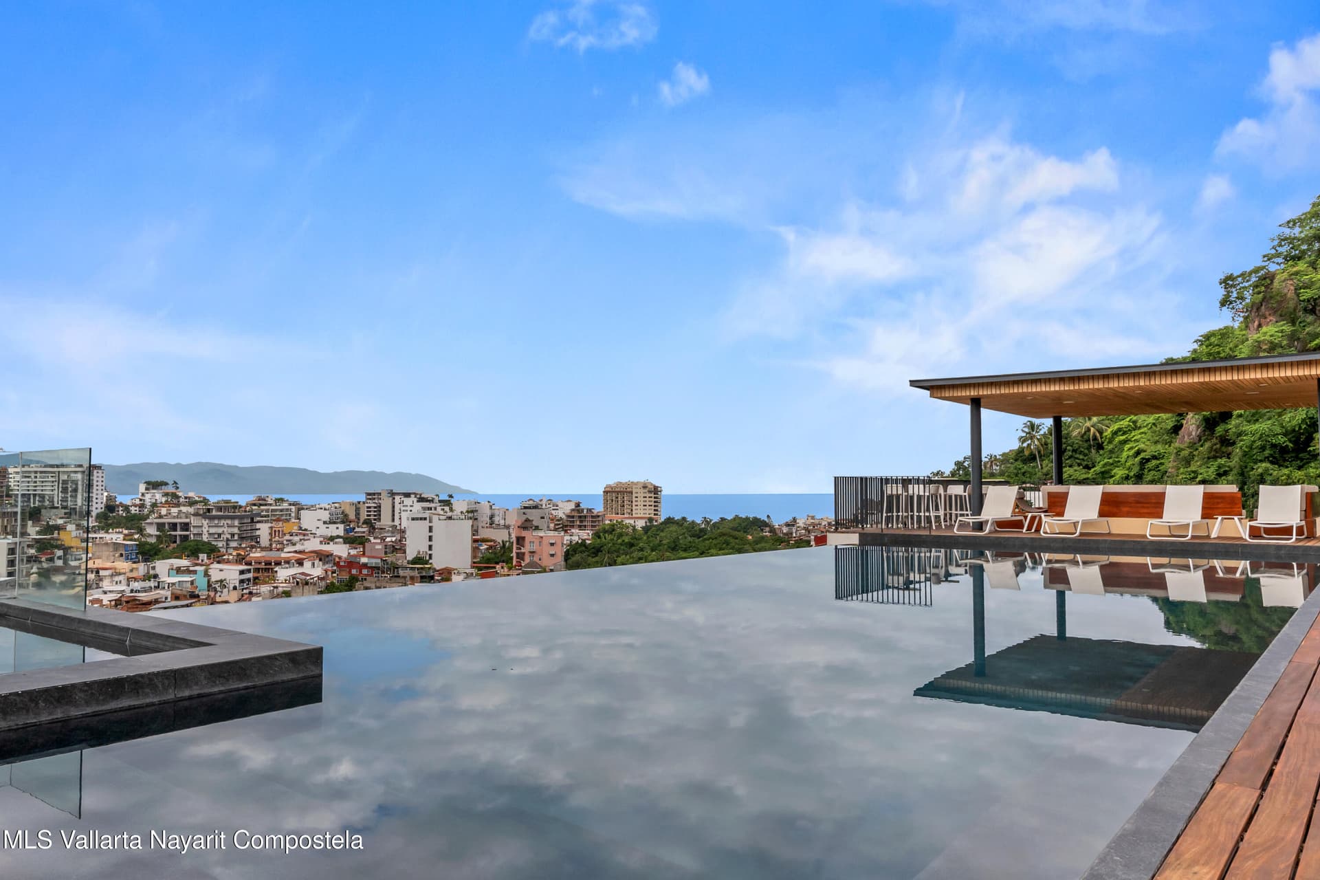 Oasis at Riviera Cuale