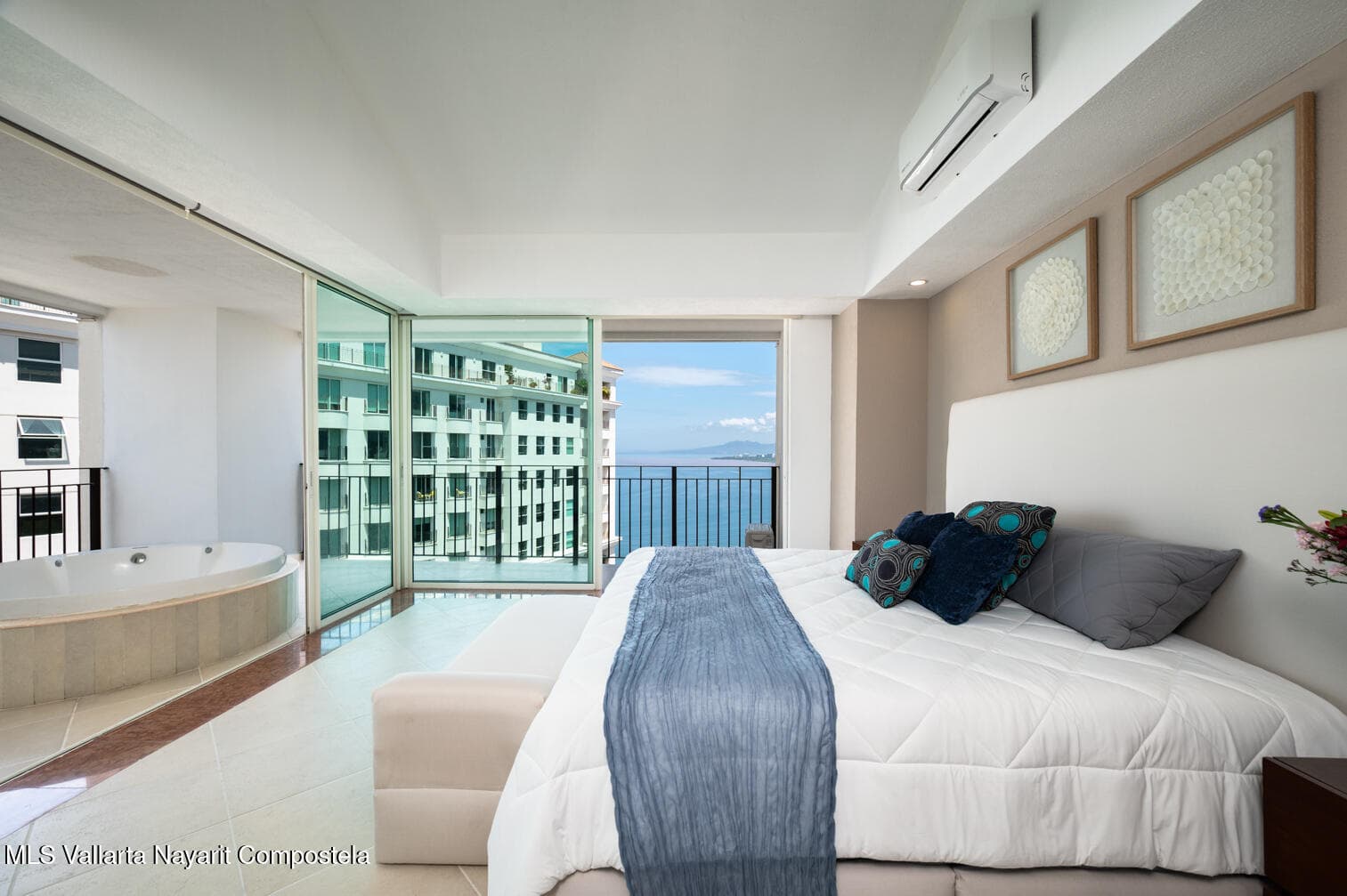 Grand Venetian 3