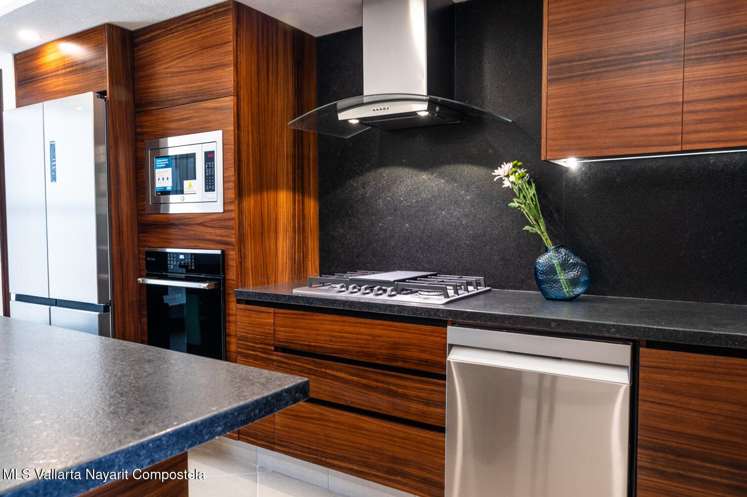 Grand Venetian 33