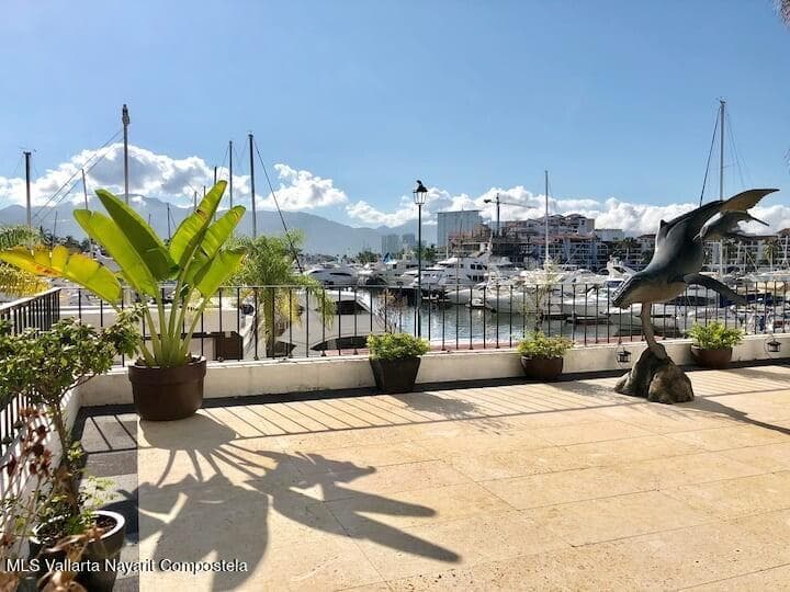 Royal Pacific Yacht Club 4