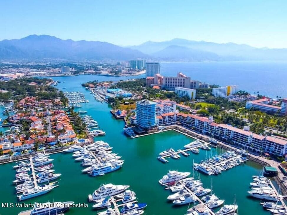 Royal Pacific Yacht Club 35