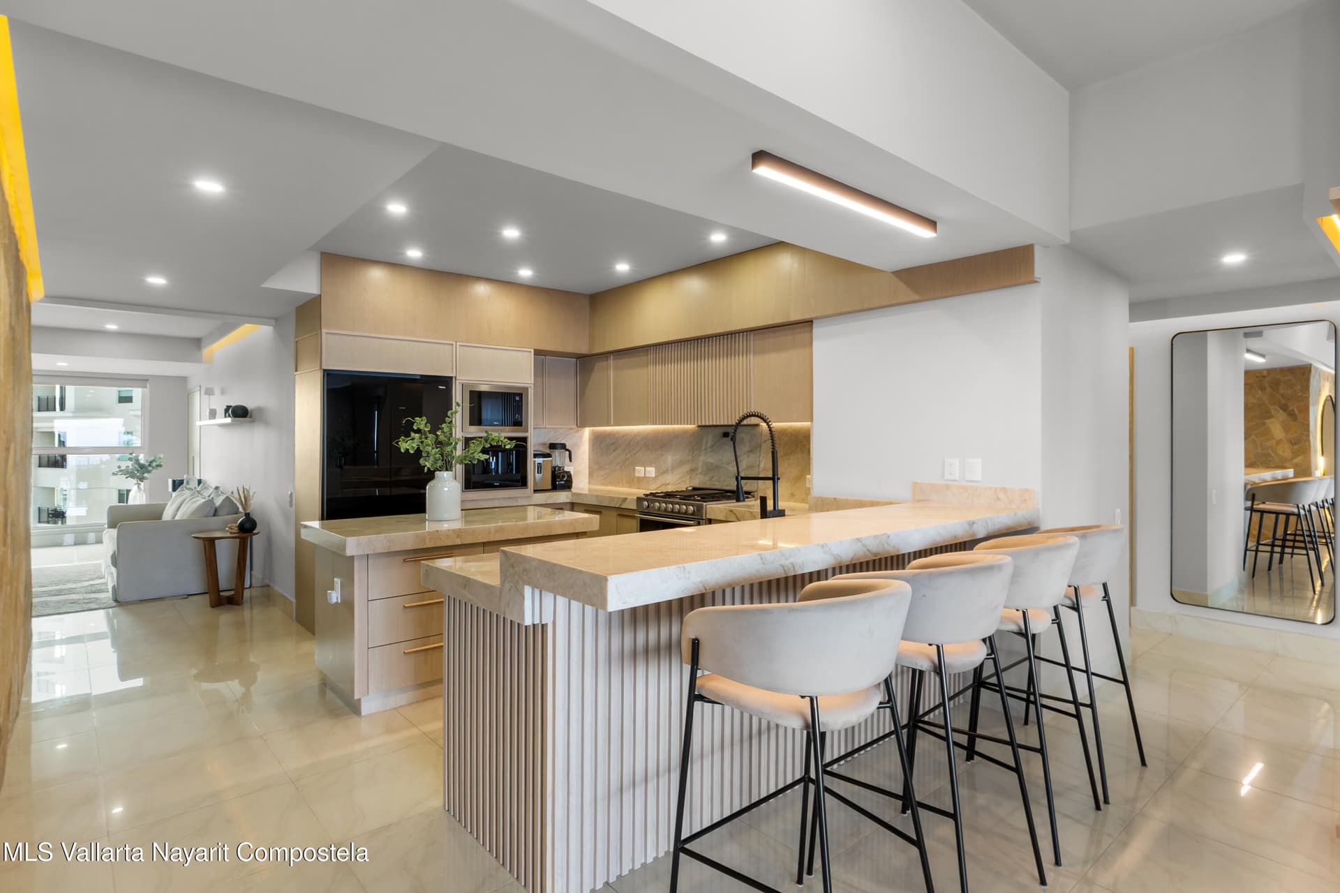 2477 Francisco Medina Ascencio Corner Residence 11