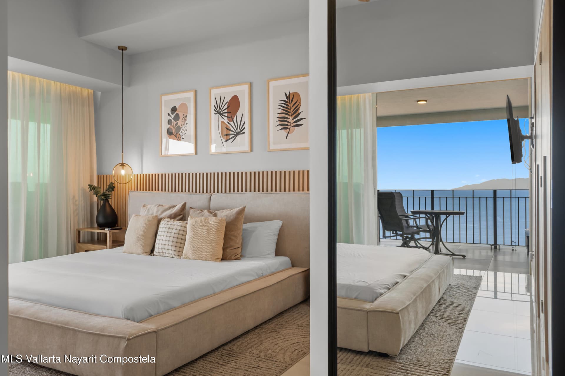 2477 Francisco Medina Ascencio Corner Residence 21