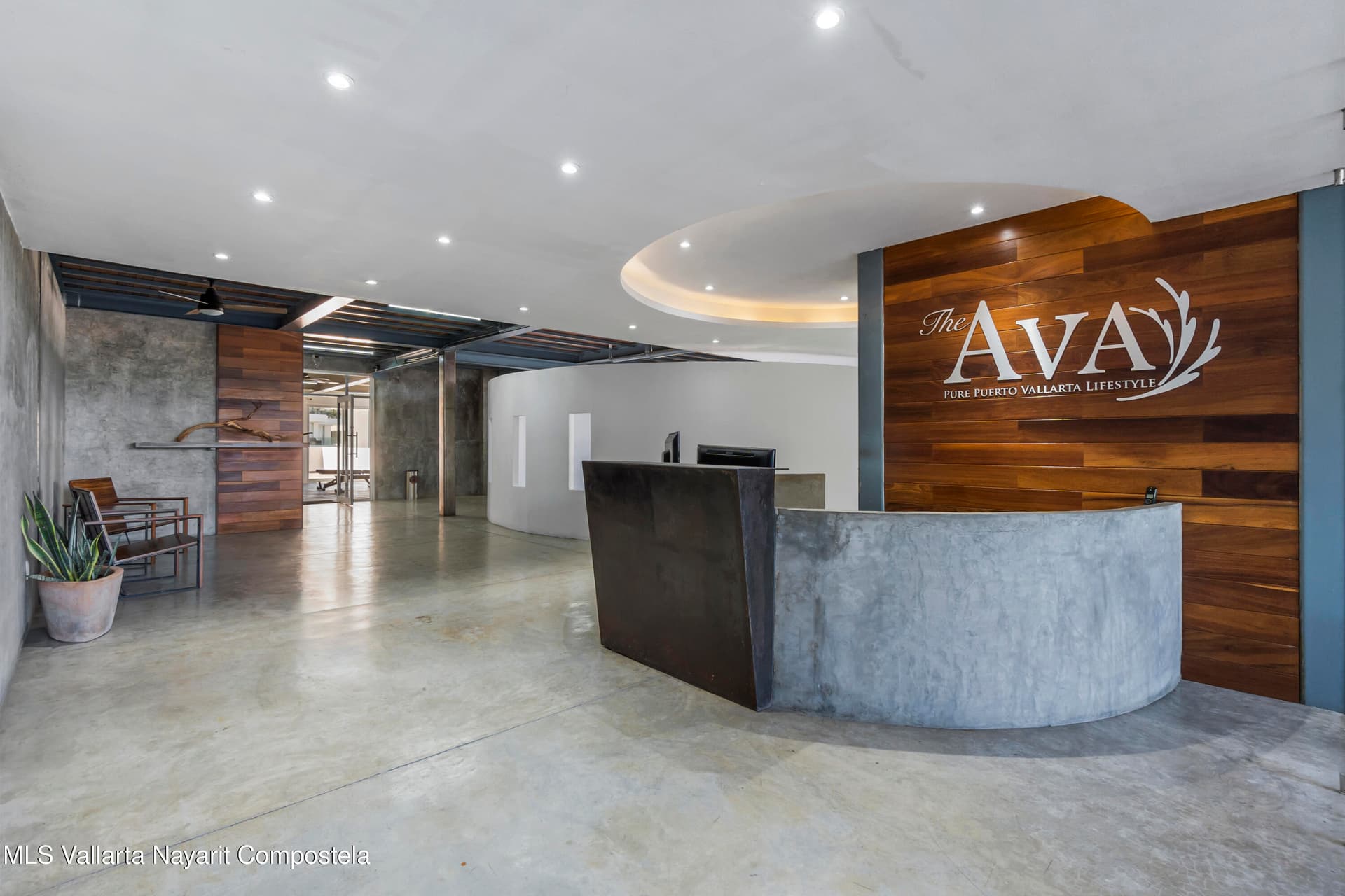 The Ava 34