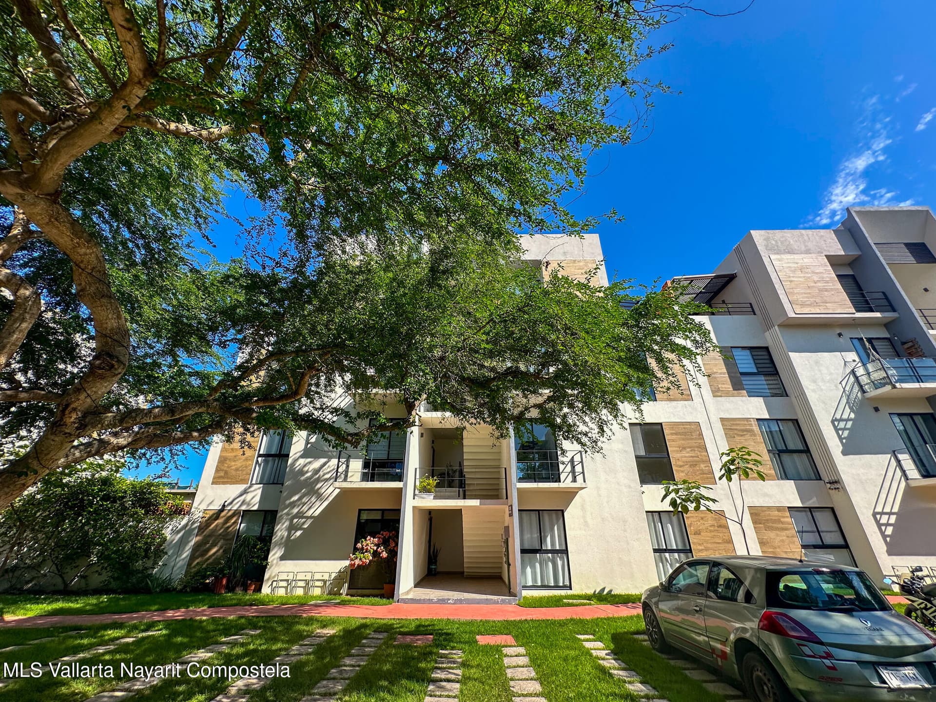 309 Paseo Foresta 13