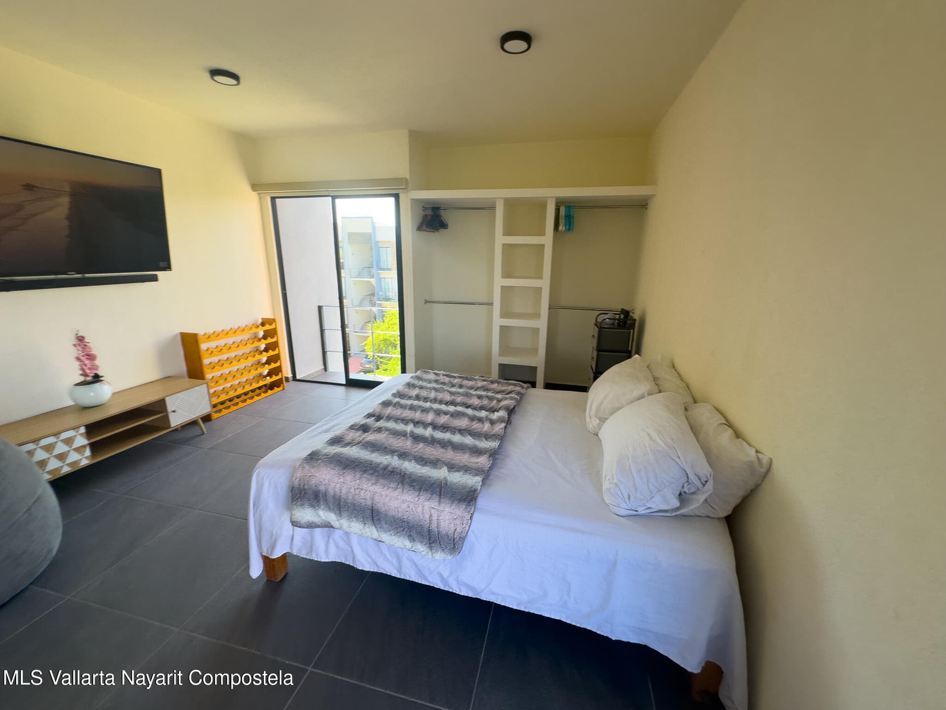 309 Paseo Foresta 8