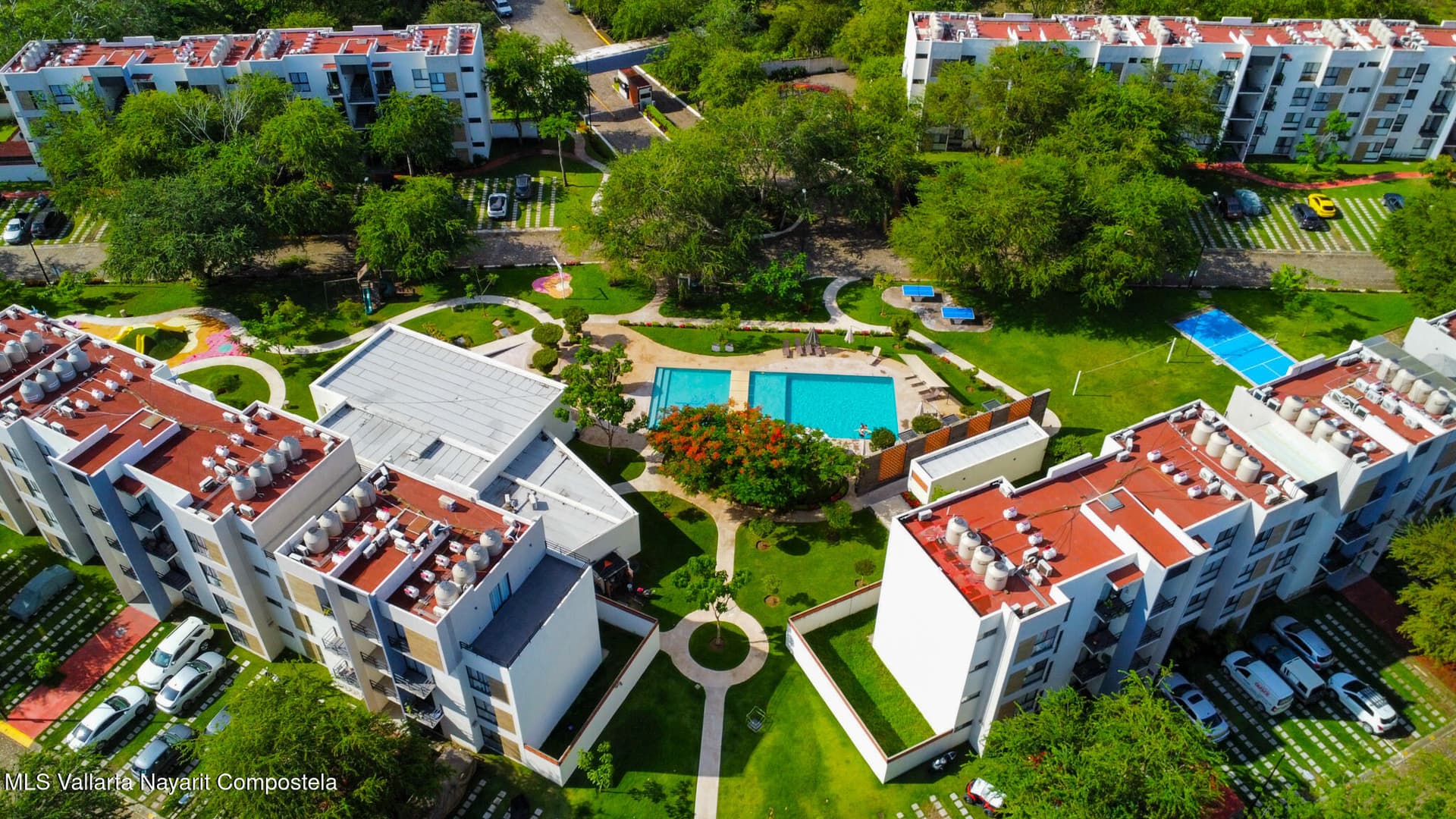 309 Paseo Foresta 37