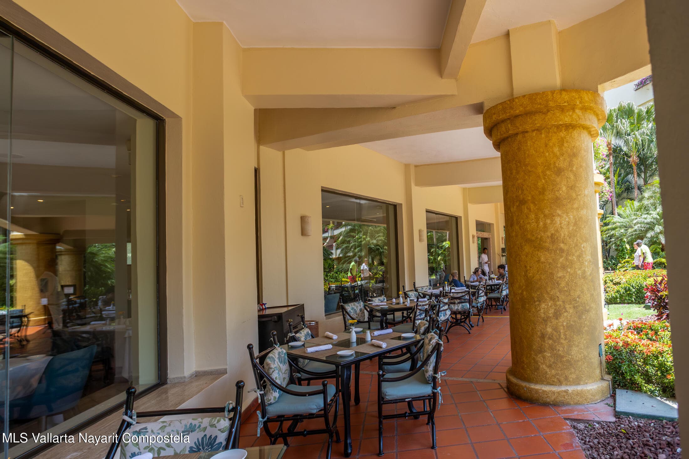Velas Vallarta 38