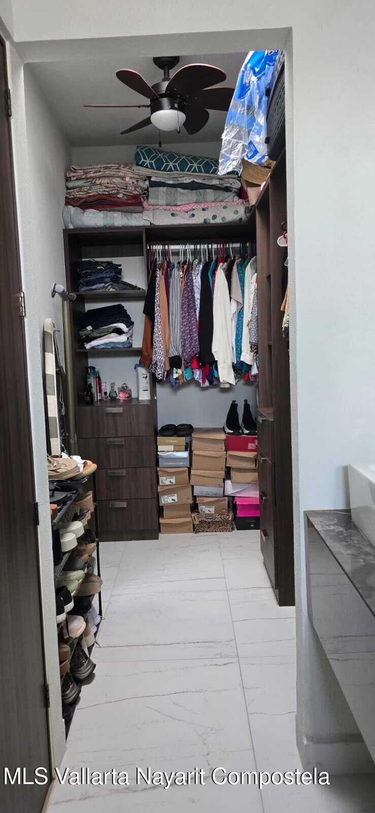 322 Calle Amura st. 21