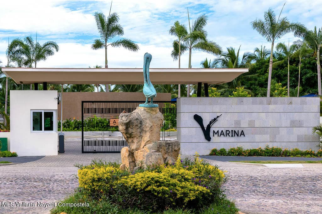 V Marina 28