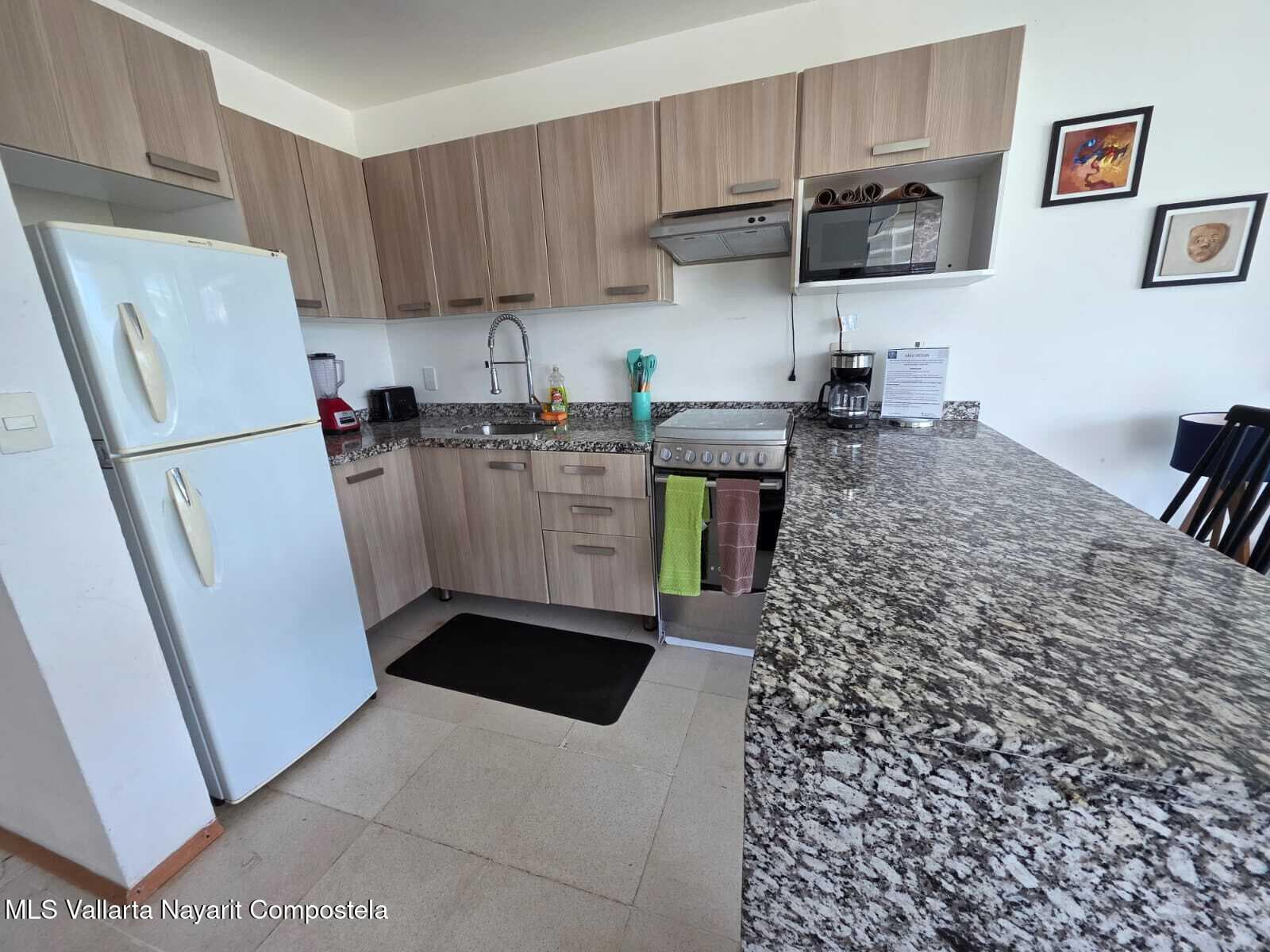 435 Av. Paseo de los Cocoteros 8