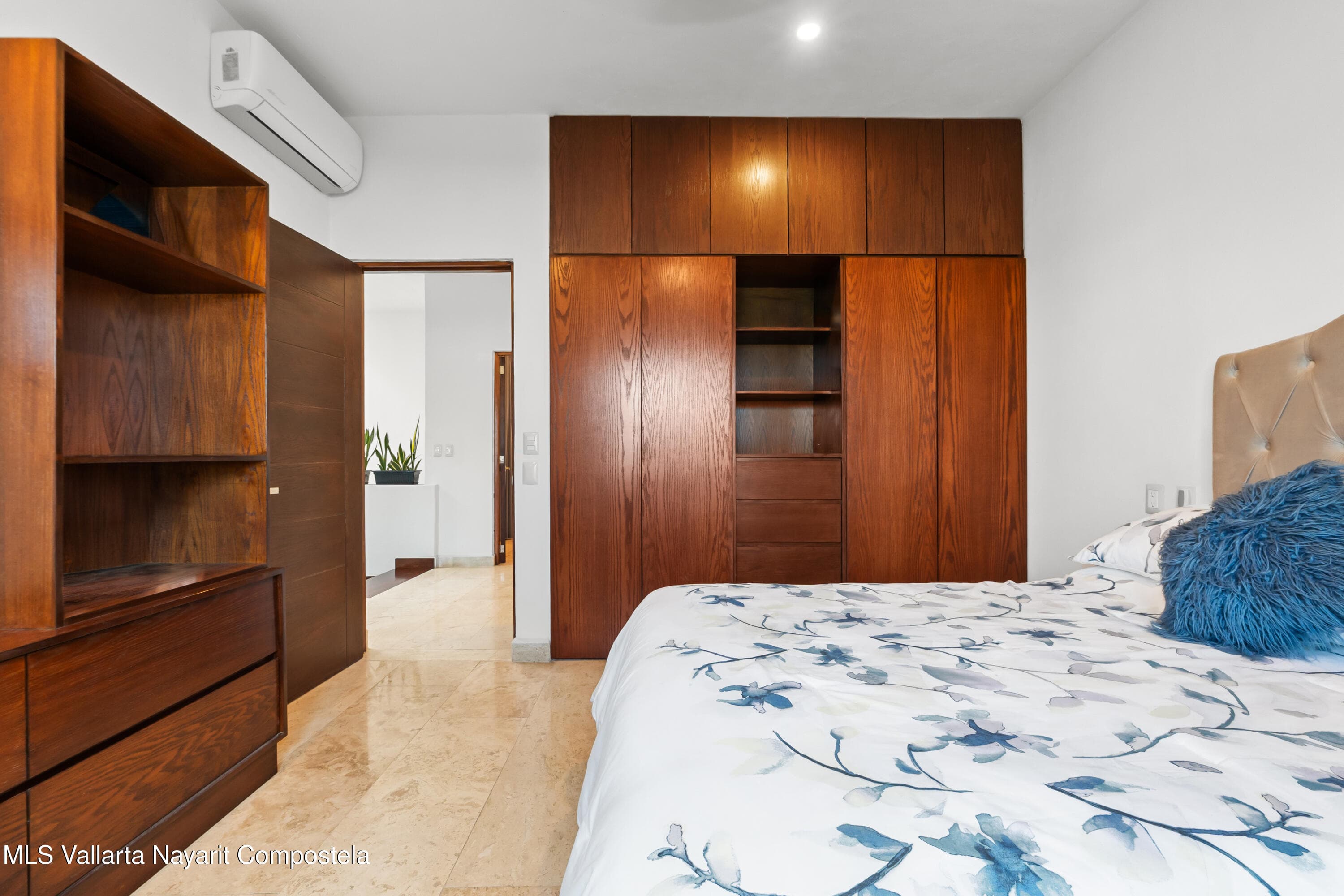 18 Av. Palma Real 25