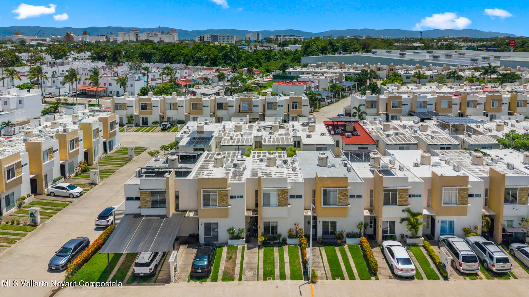 42 Calle Roble Rojo 2