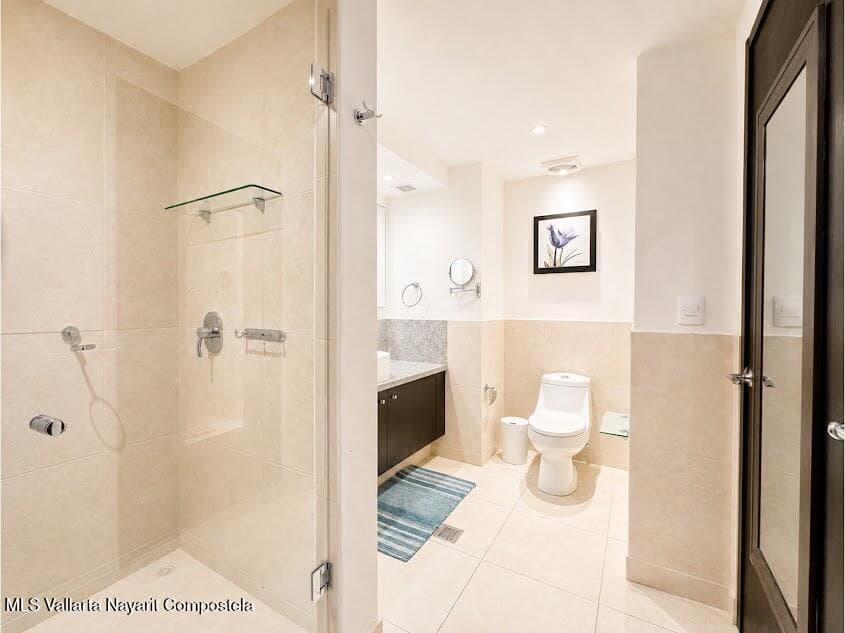 Grand Venetian 9