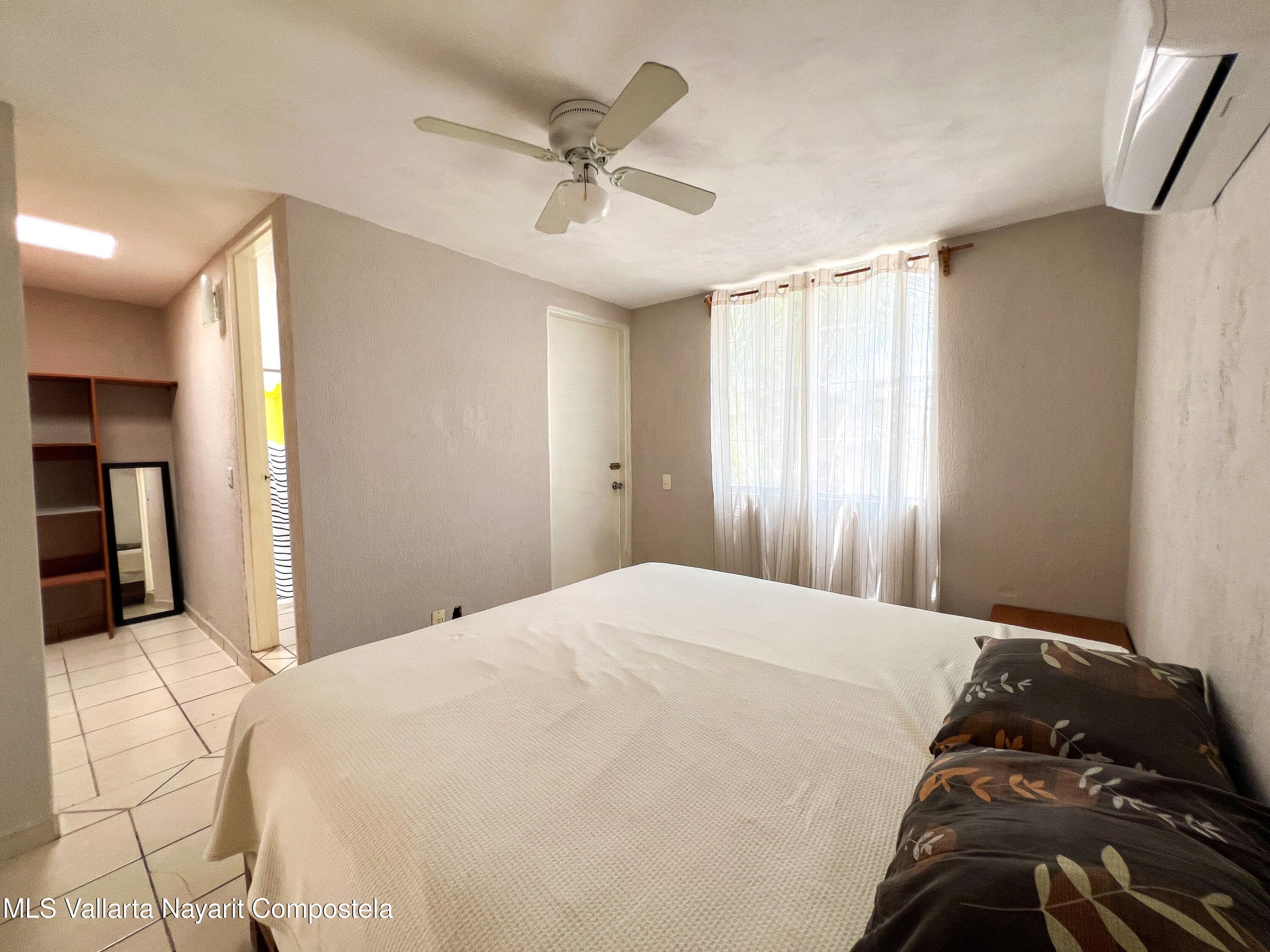 251 Laurel 9