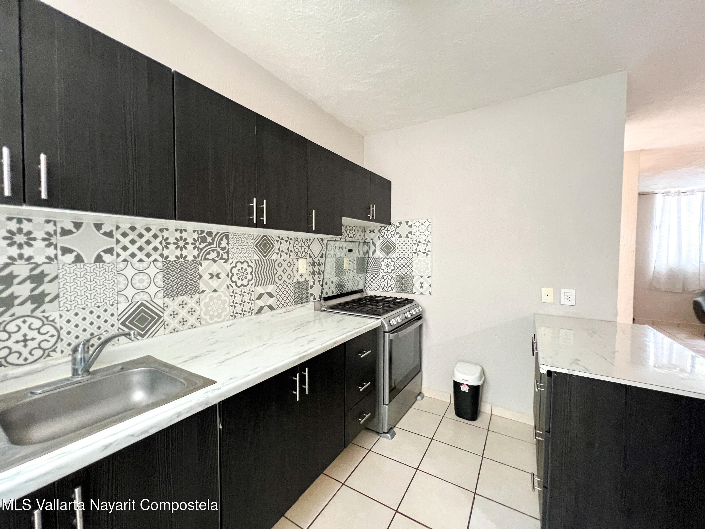 251 Laurel 5