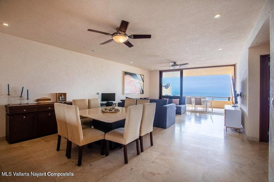 Punta Esmeralda 12