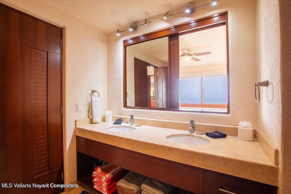 Punta Esmeralda 22