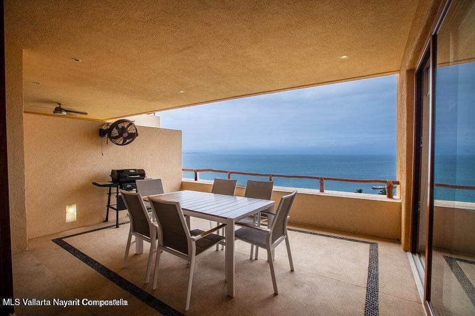 Punta Esmeralda 30