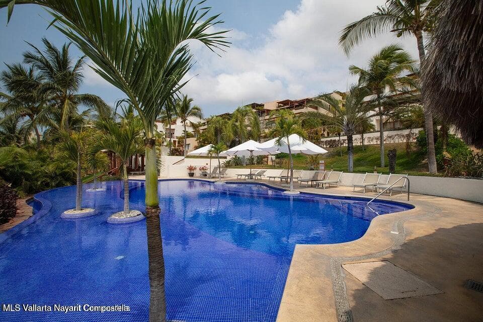 Punta Esmeralda 32