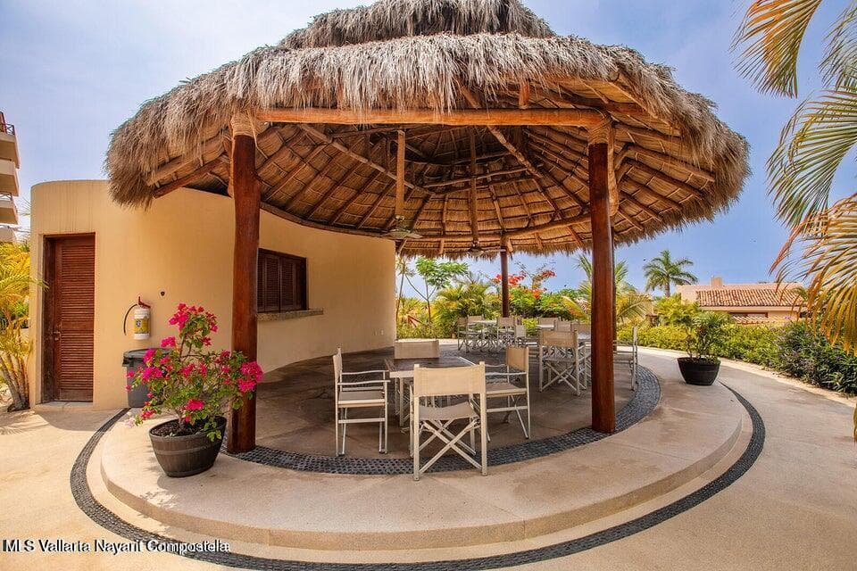 Punta Esmeralda 37