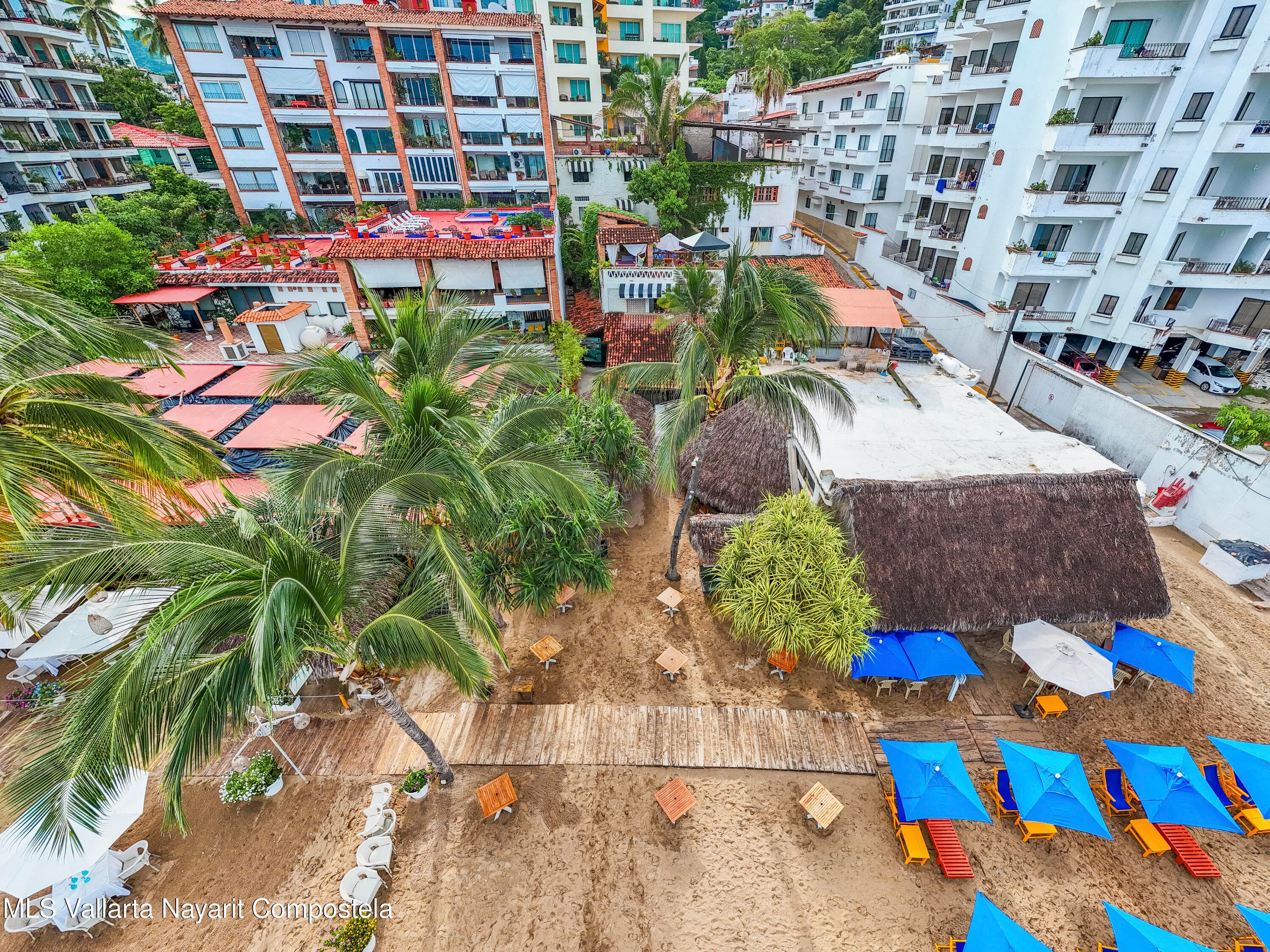 182-186 Calle Amapas 17