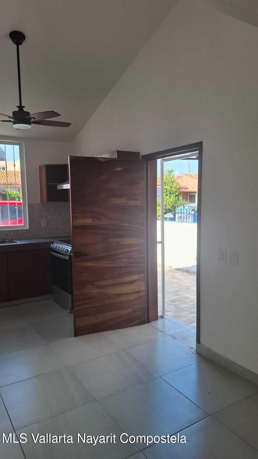 104 Calle Maple 2