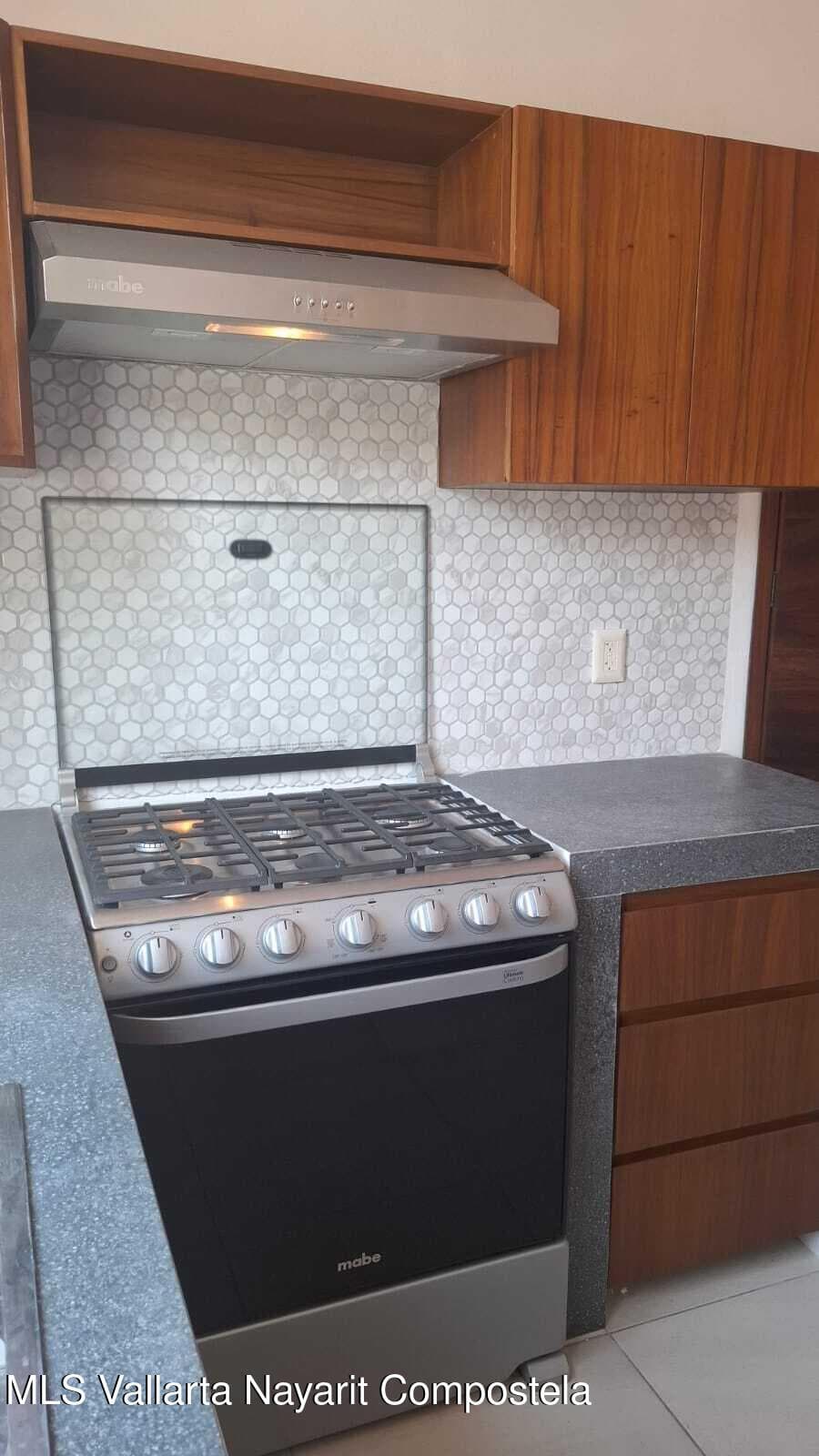 104 Calle Maple 5