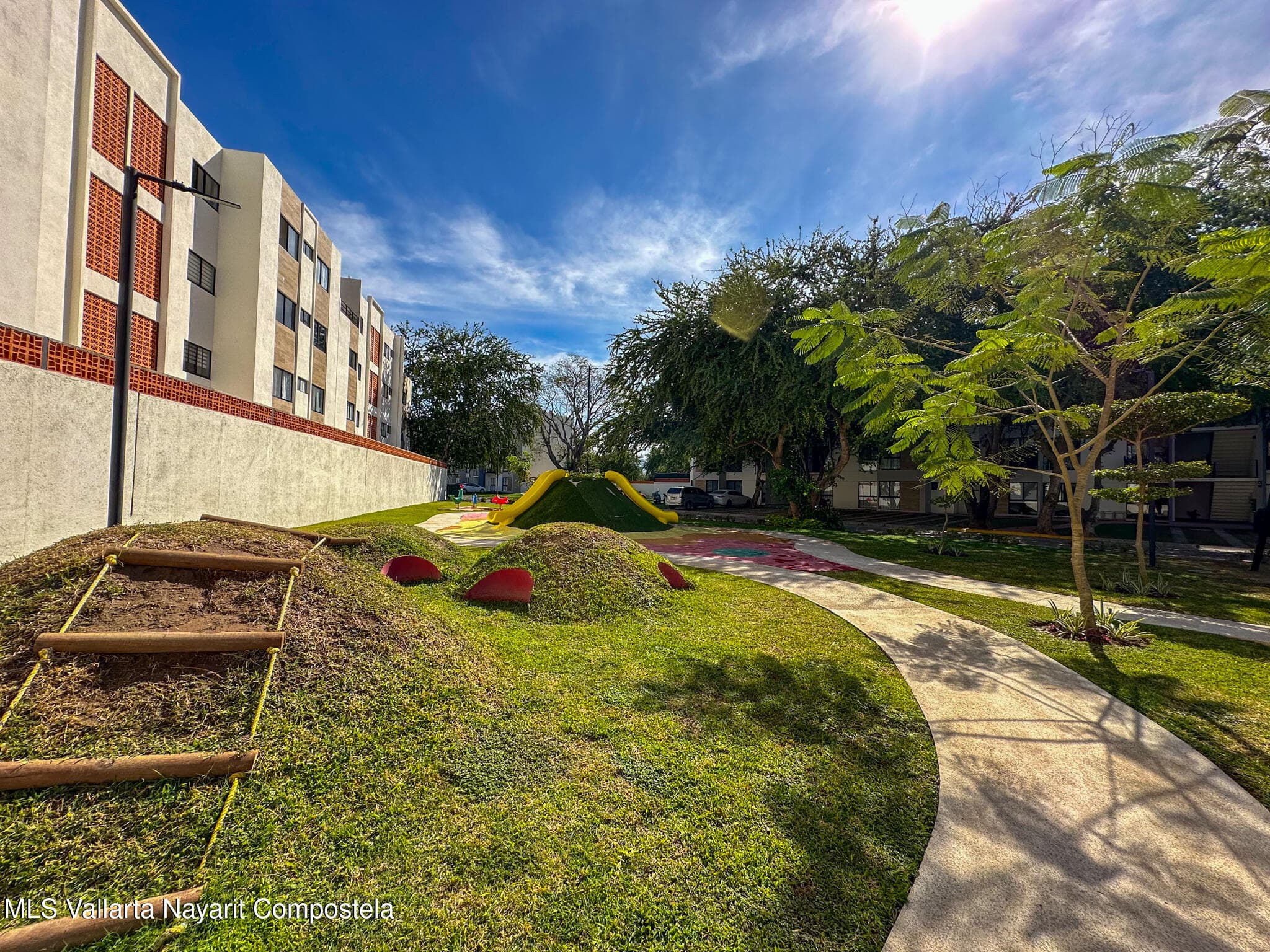 313 Paseo Foresta 28