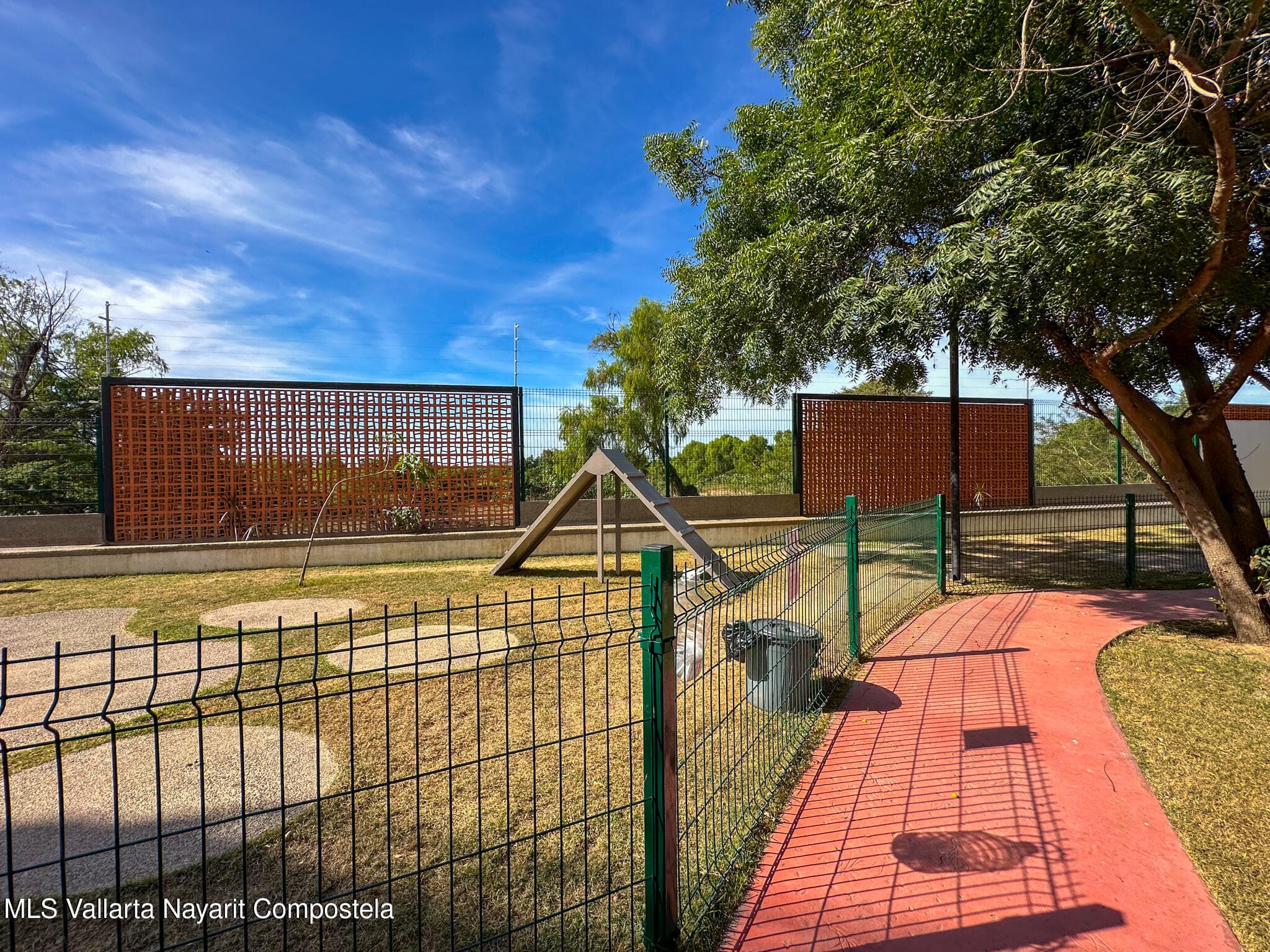 313 Paseo Foresta 29