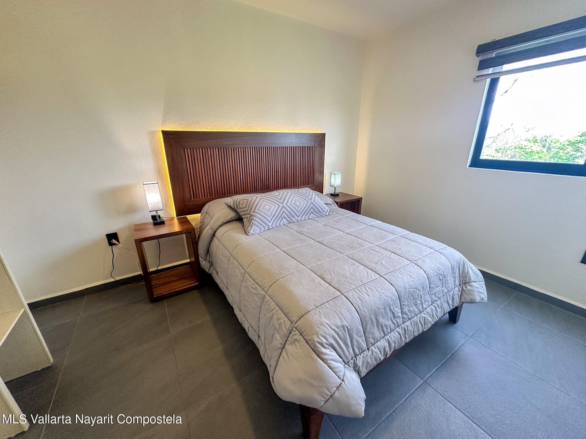 313 Paseo Foresta 14