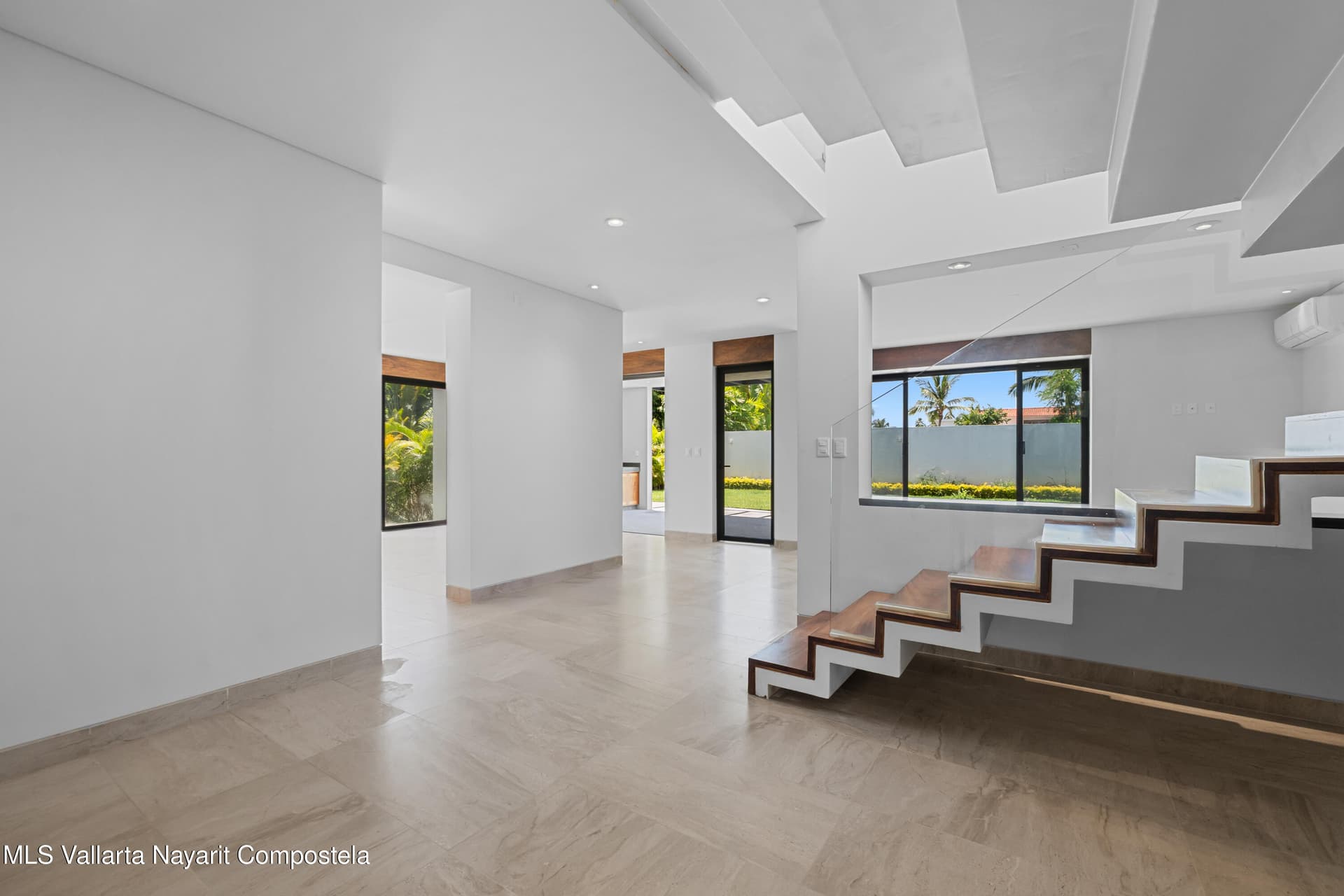 153 AV. MEXICO 5