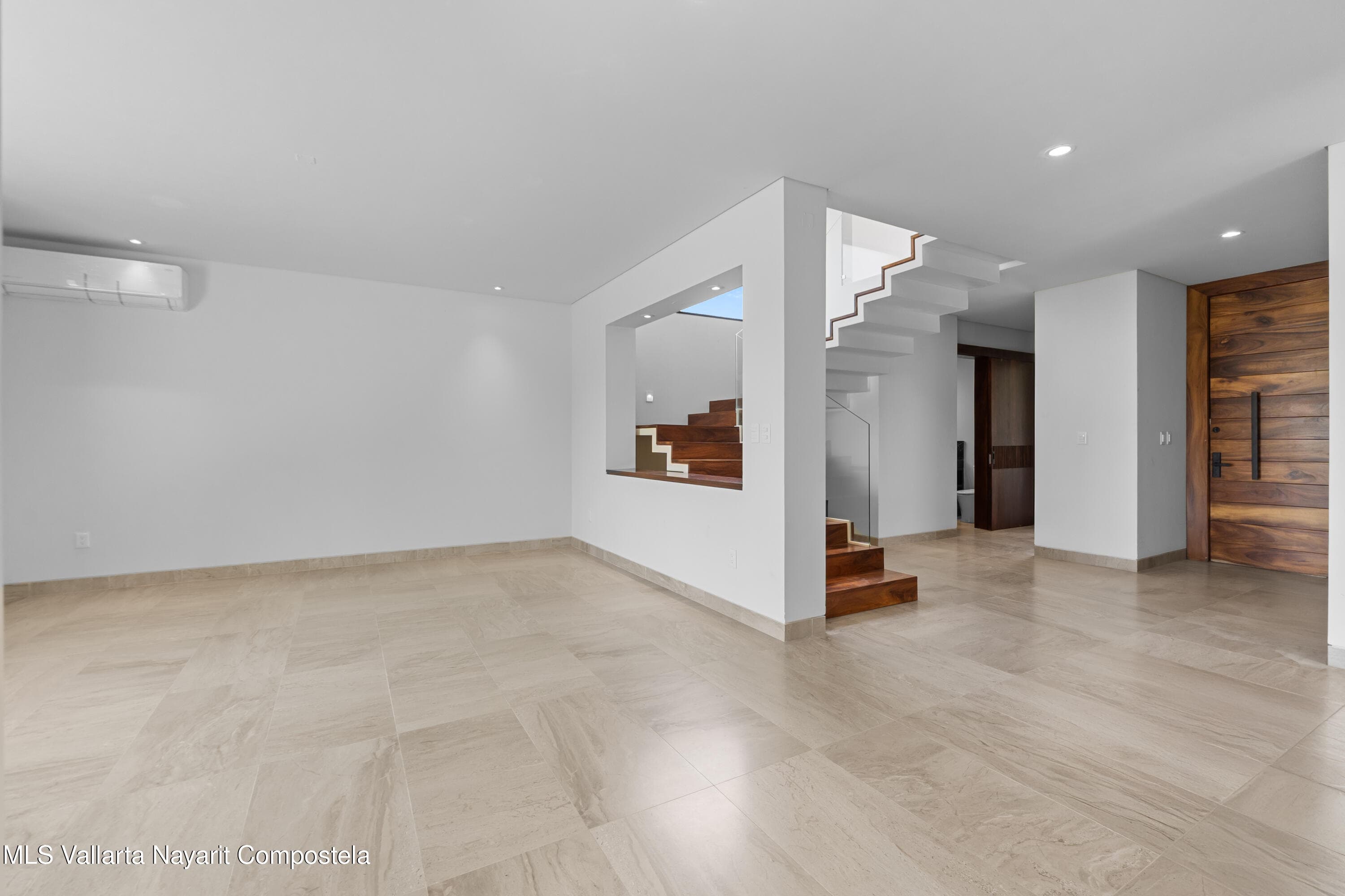 153 AV. MEXICO 8