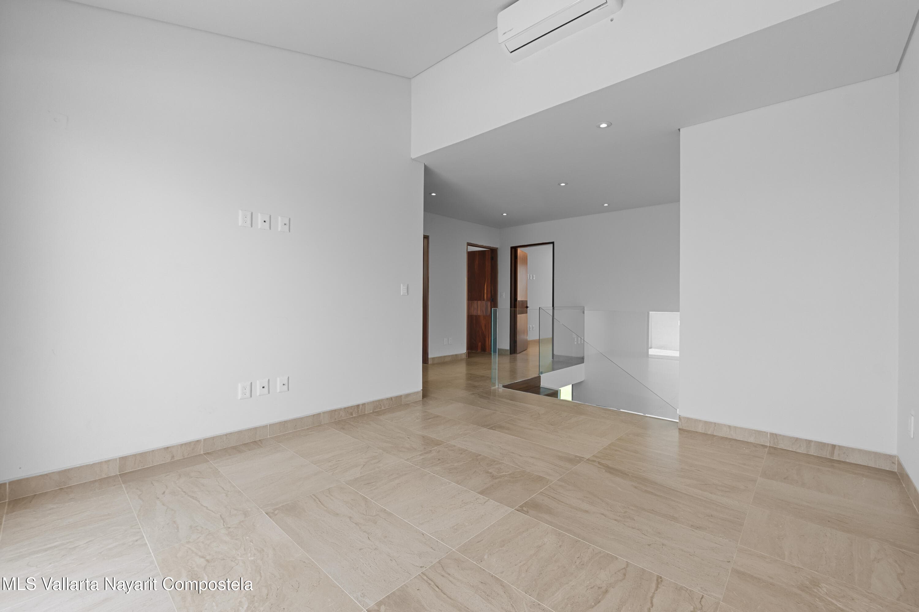 153 AV. MEXICO 24