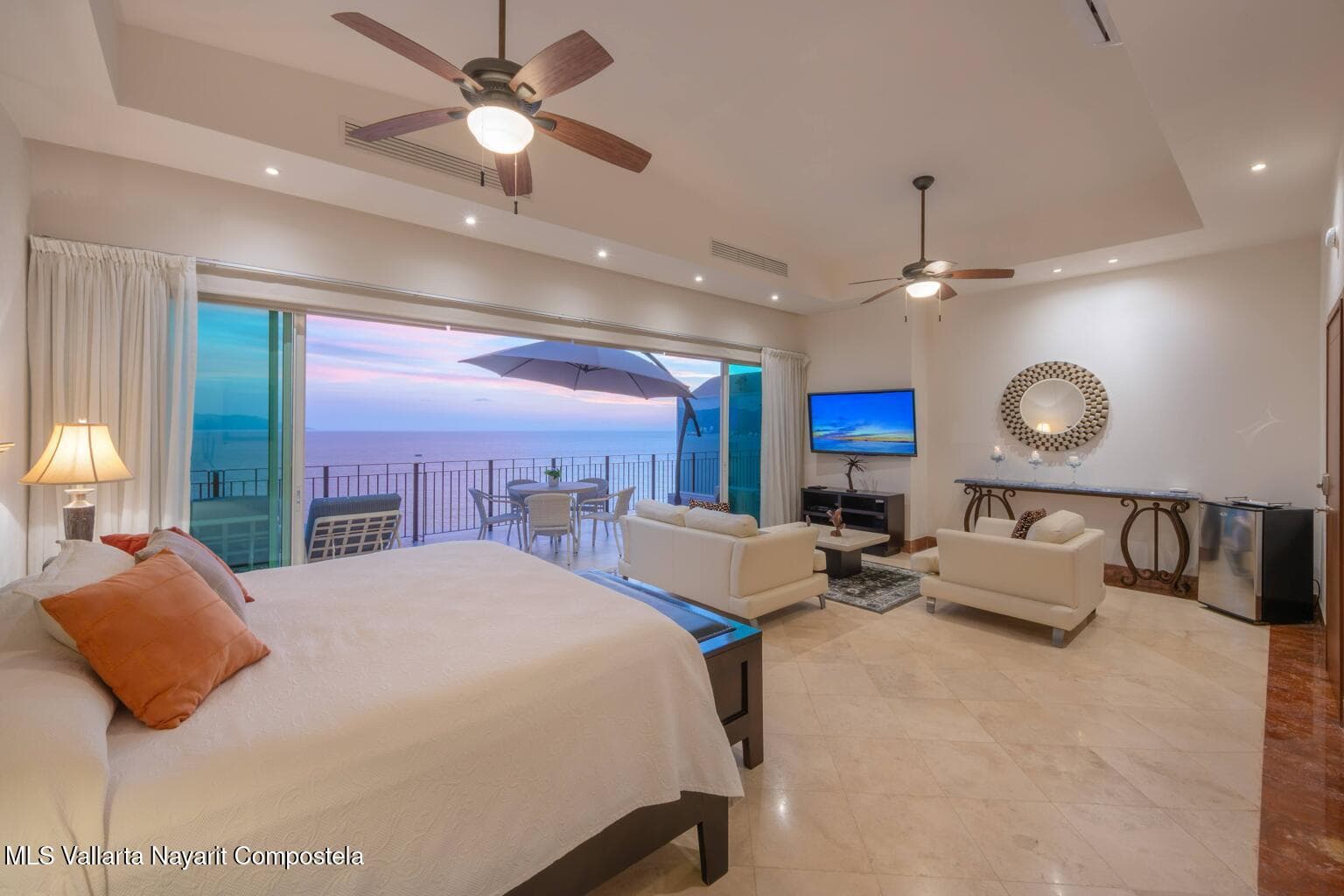 Grand Venetian 10