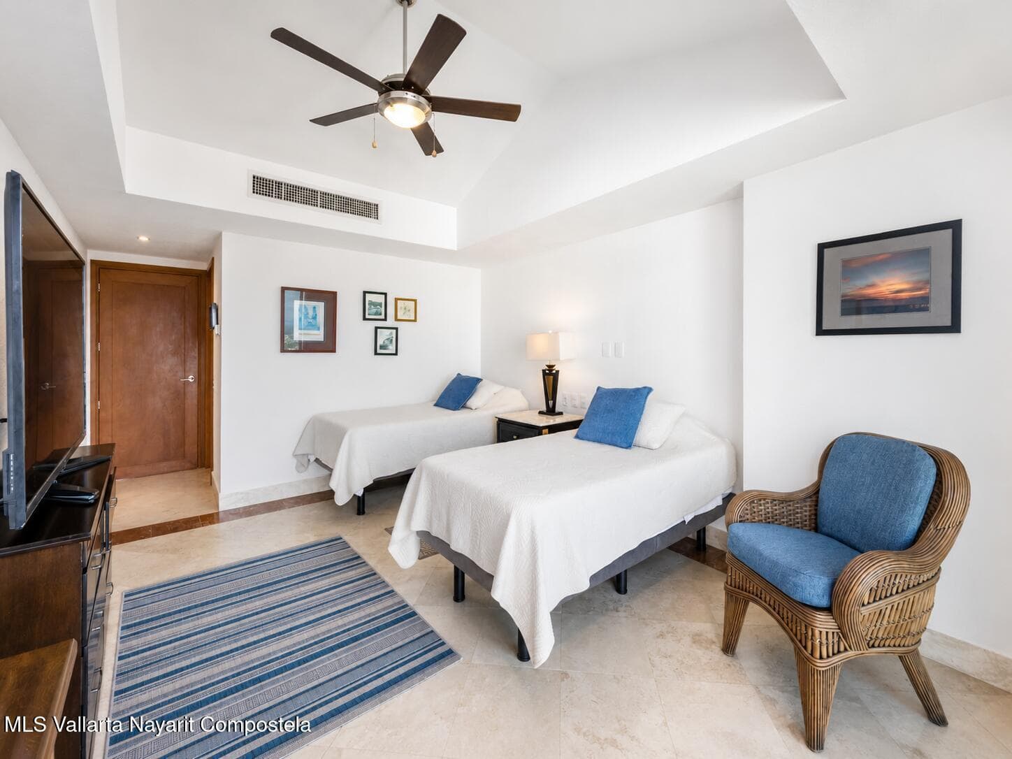 Grand Venetian 13