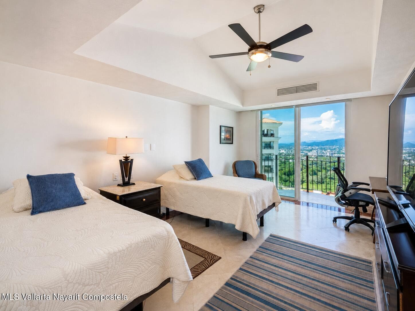 Grand Venetian 15