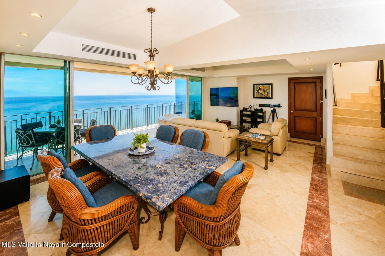Grand Venetian 4