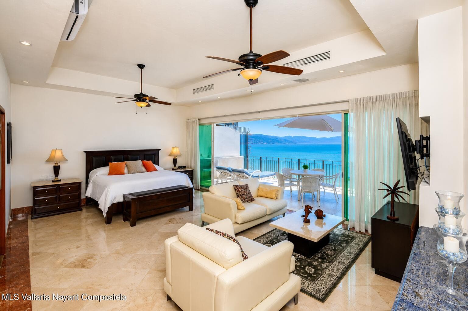Grand Venetian 23