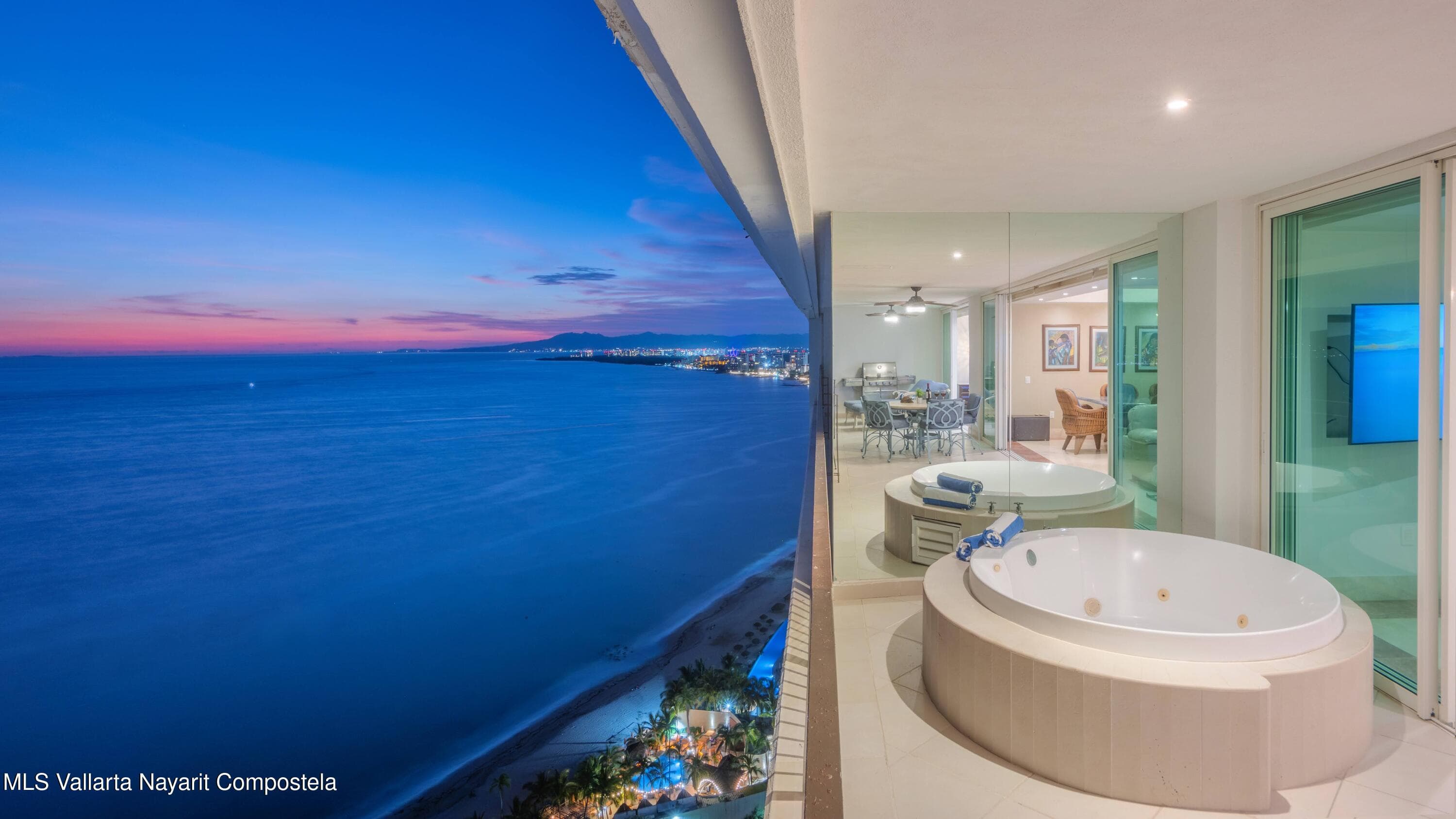 Grand Venetian 20