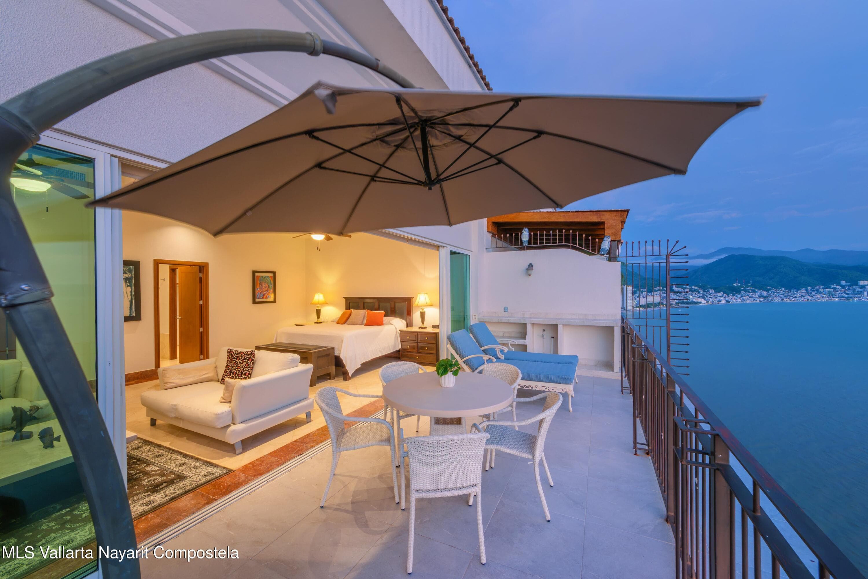 Grand Venetian 31