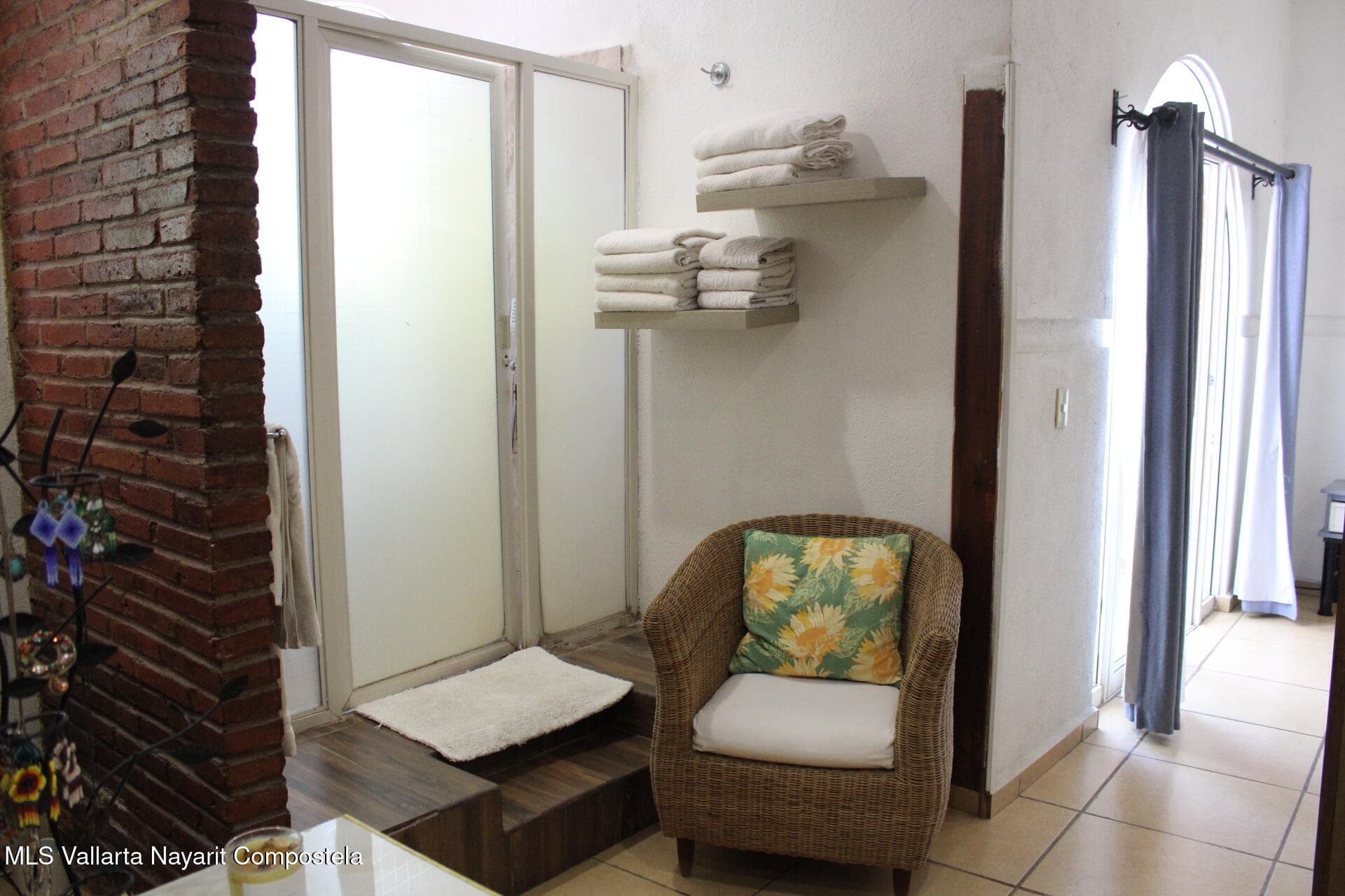 132 Paseo Pierre Faure 27