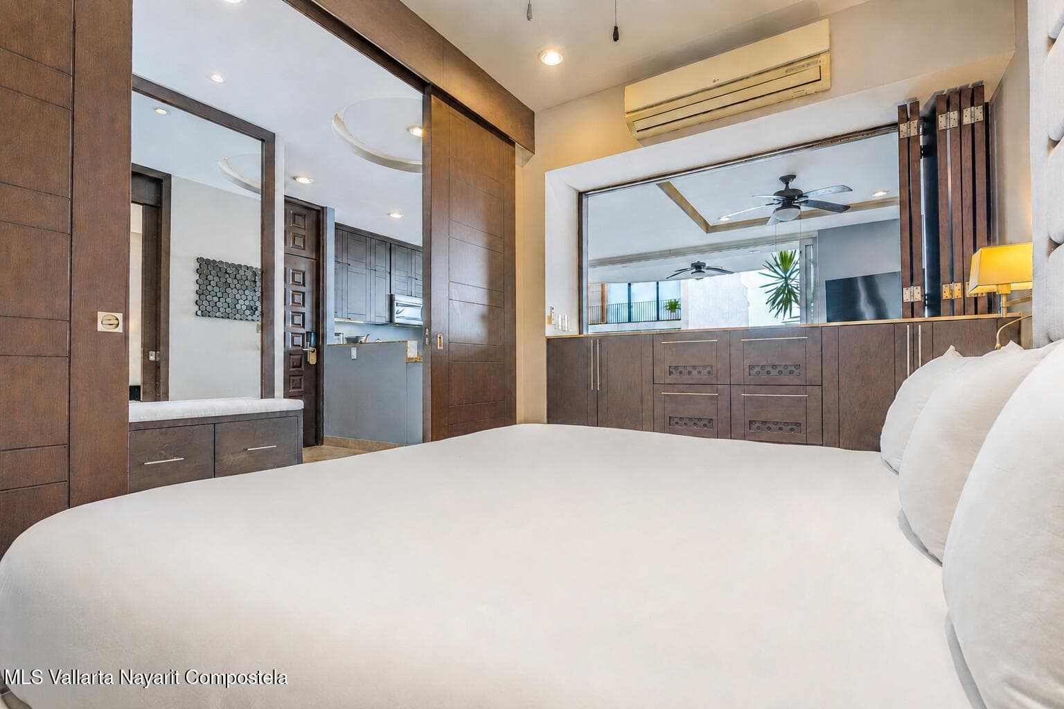 Signature By Pinnacle 20