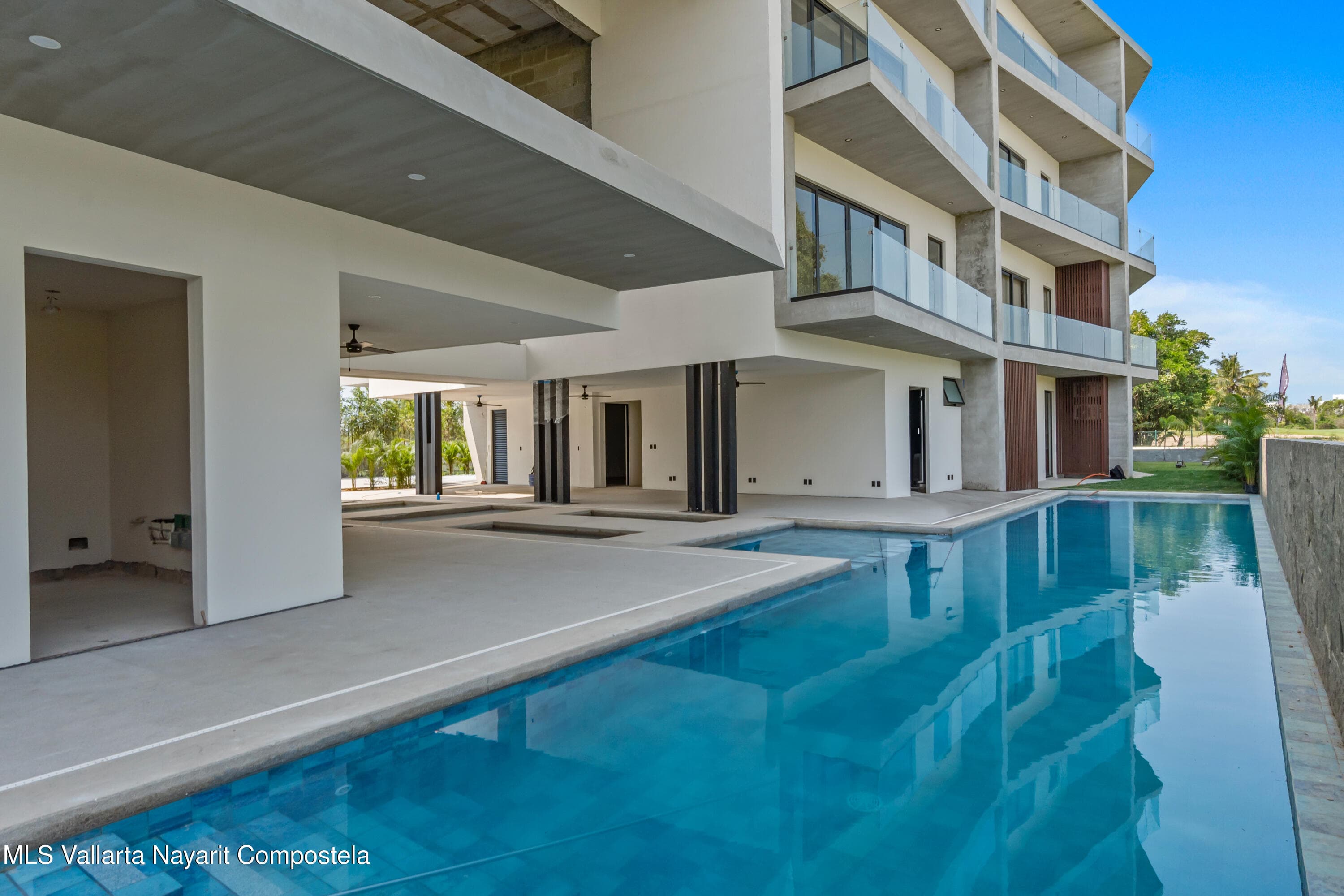 NA CONDOMINIO RESIDENCIAL FLAMING 23