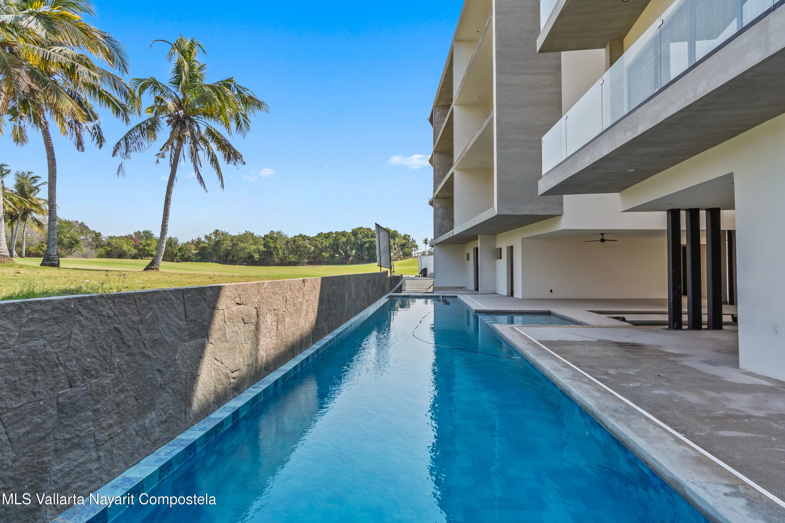 NA CONDOMINIO RESIDENCIAL FLAMING C-4