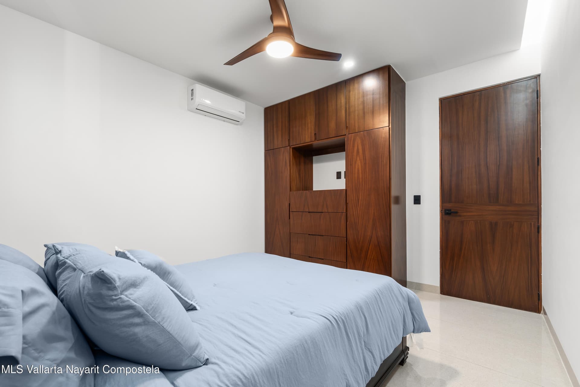 CA CONDOMINIO RESIDENCIAL FLAMING C-4 4