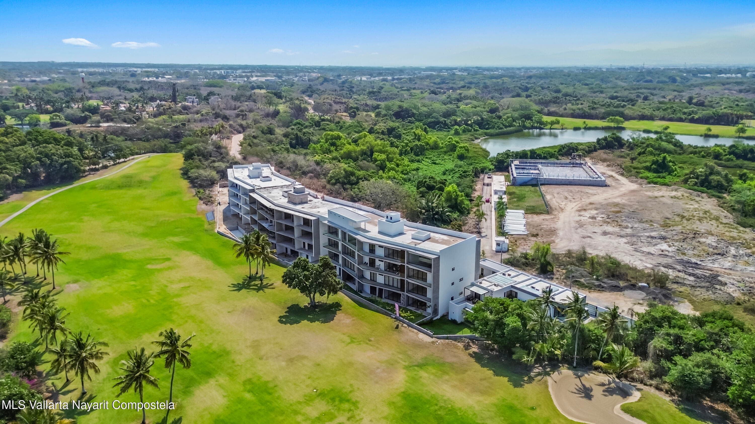 NA CONDOMINIO RESIDENCIAL FLAMING C-4 8