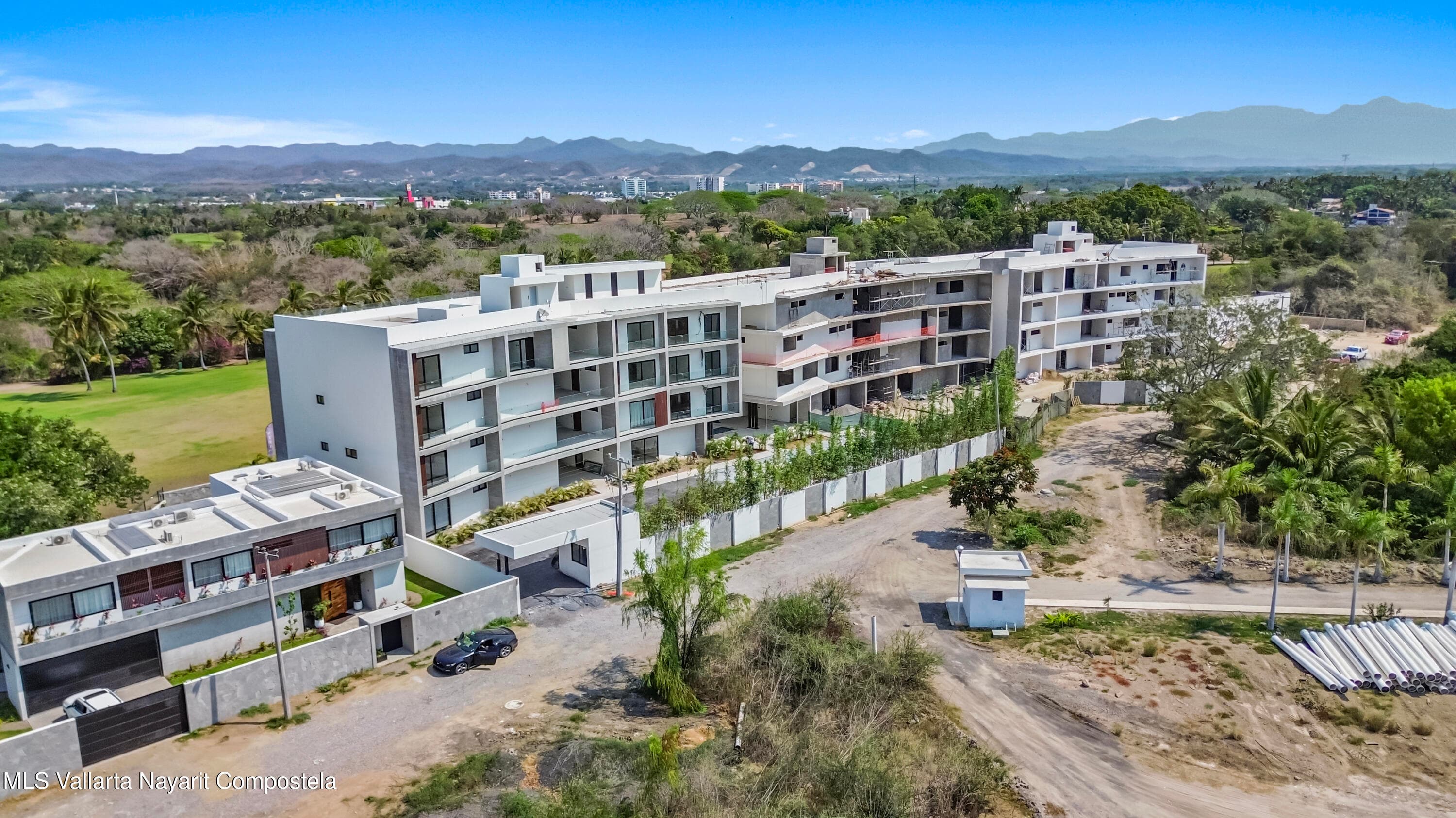 NA CONDOMINIO RESIDENCIAL FLAMING C-4 9